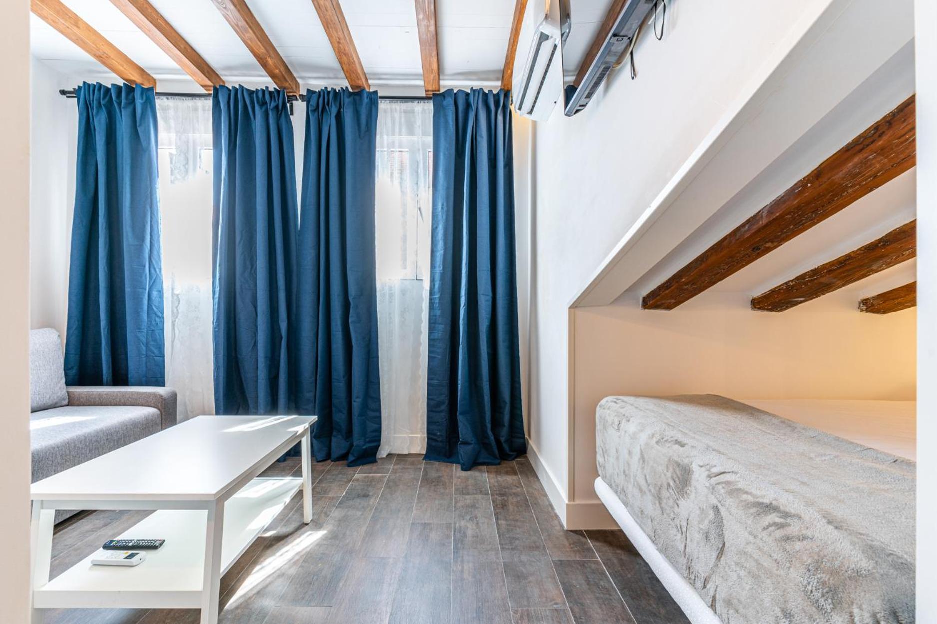 Vr Estudios Apartments Madrid Bagian luar foto