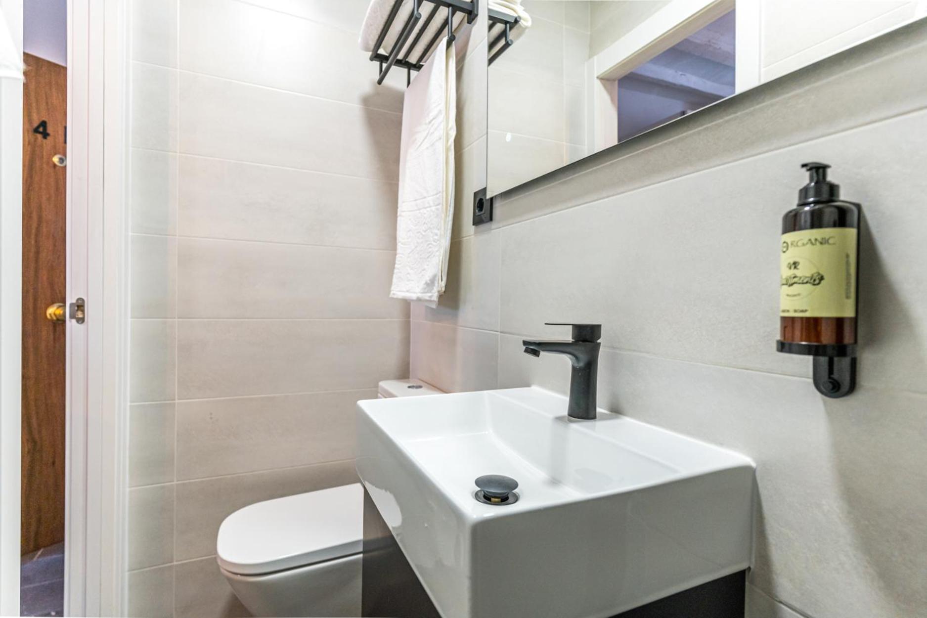 Vr Estudios Apartments Madrid Bagian luar foto
