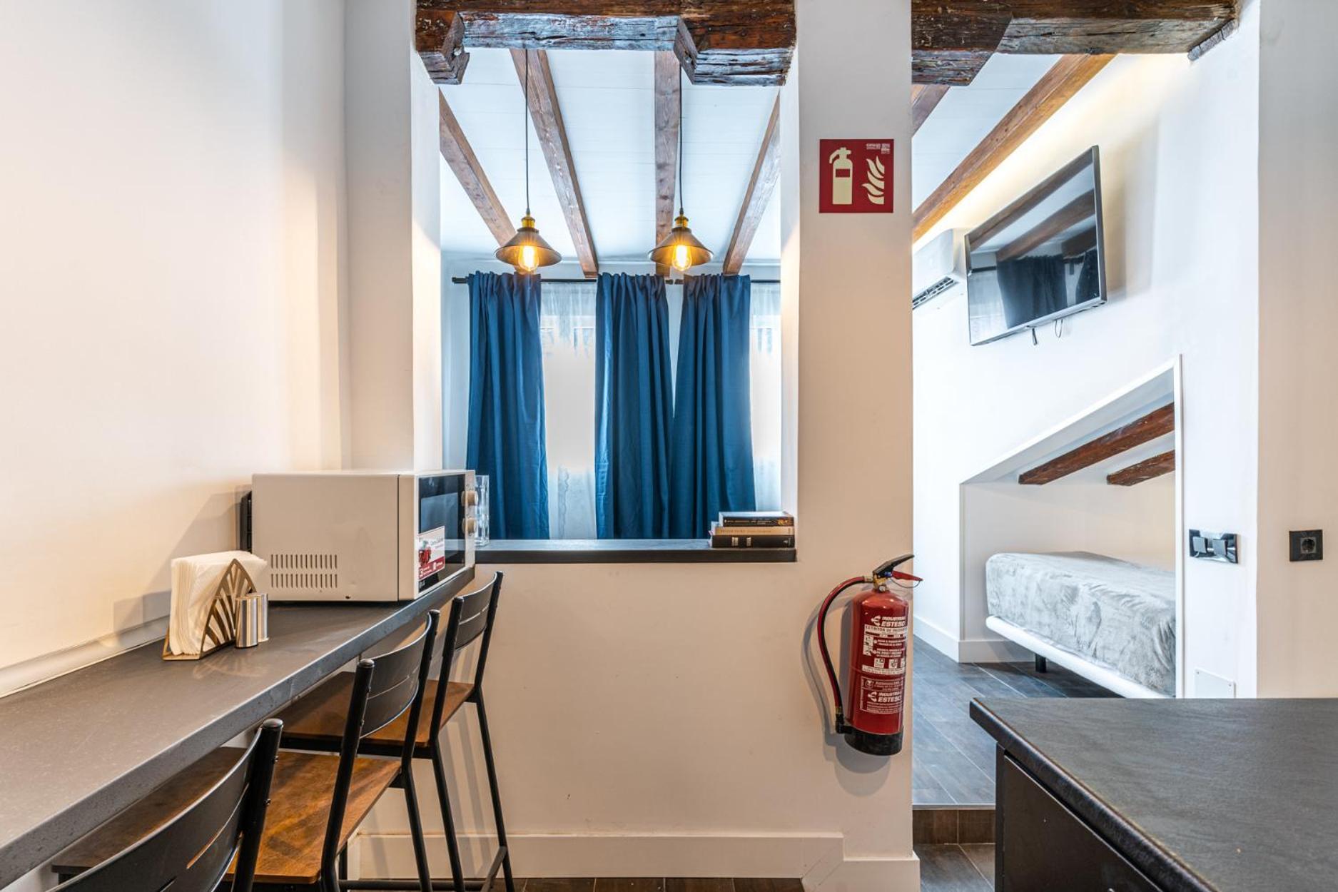 Vr Estudios Apartments Madrid Bagian luar foto