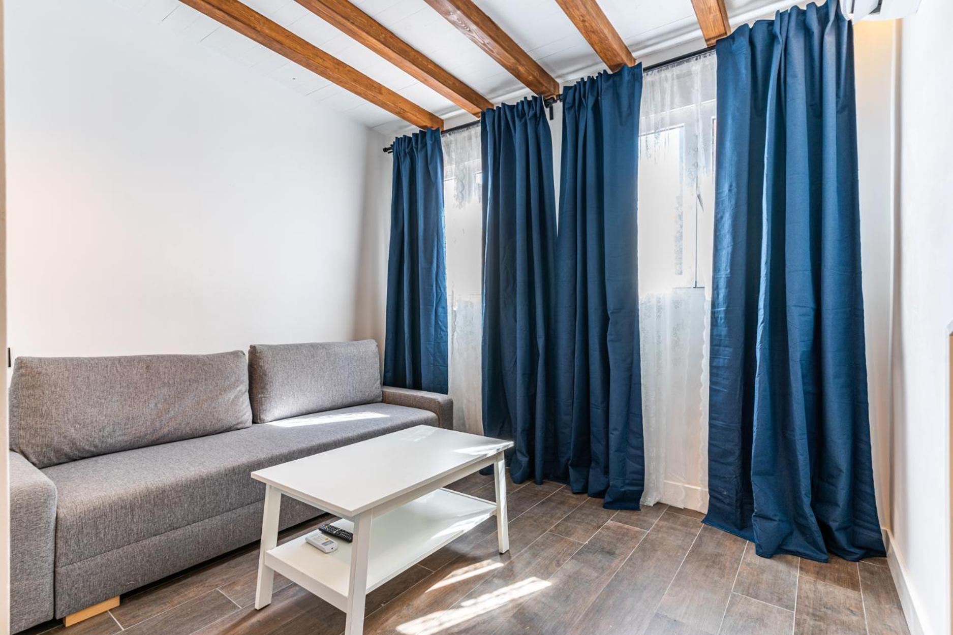 Vr Estudios Apartments Madrid Bagian luar foto