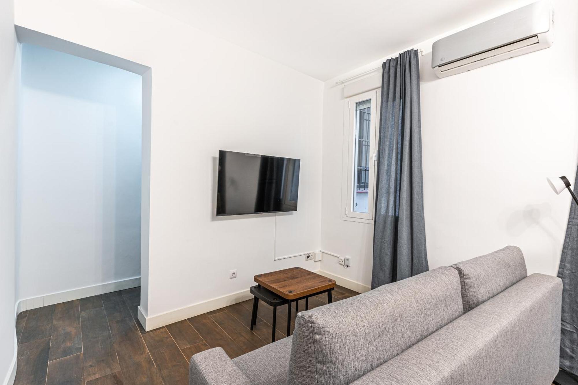 Vr Estudios Apartments Madrid Bagian luar foto