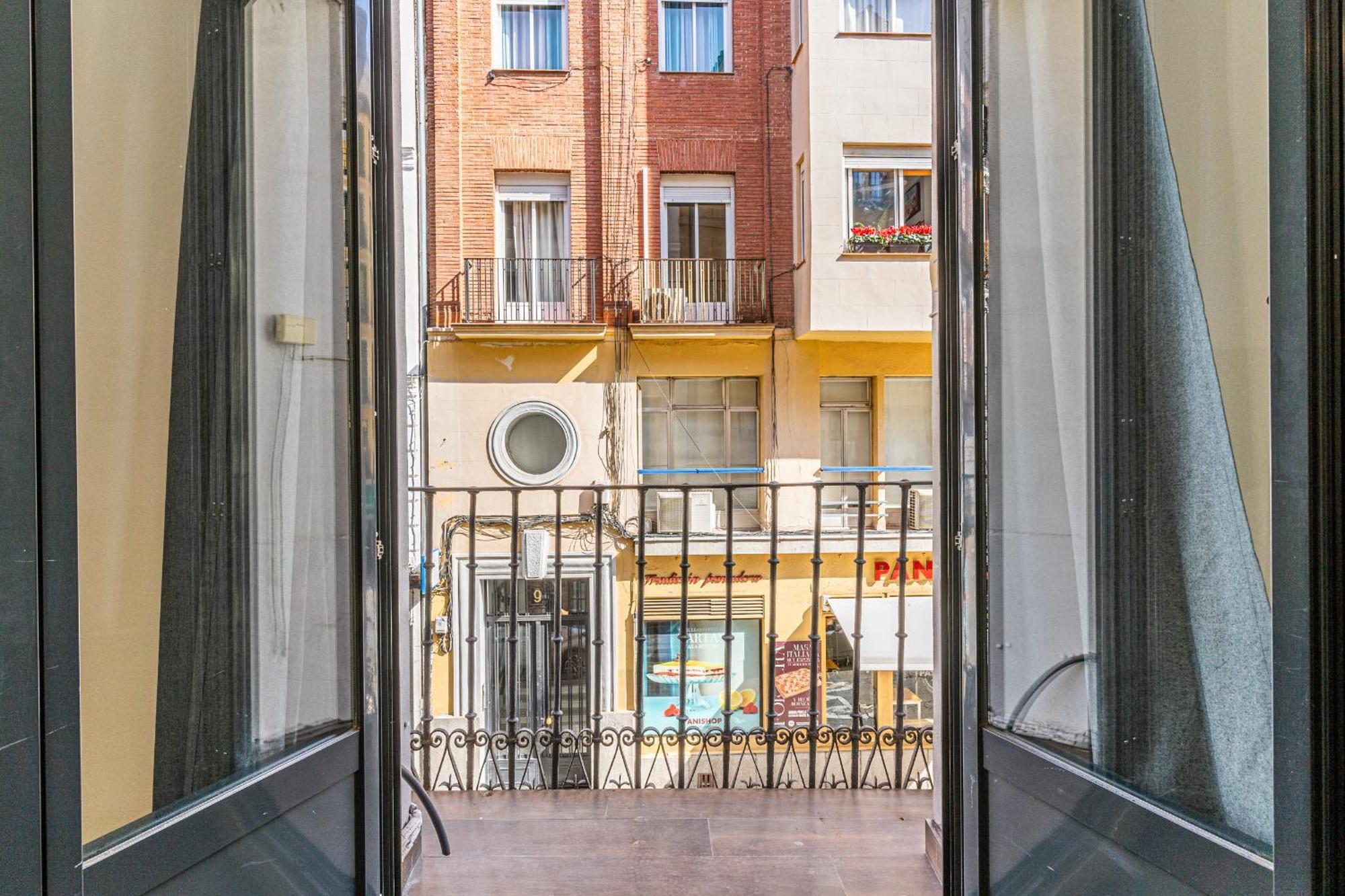 Vr Estudios Apartments Madrid Bagian luar foto