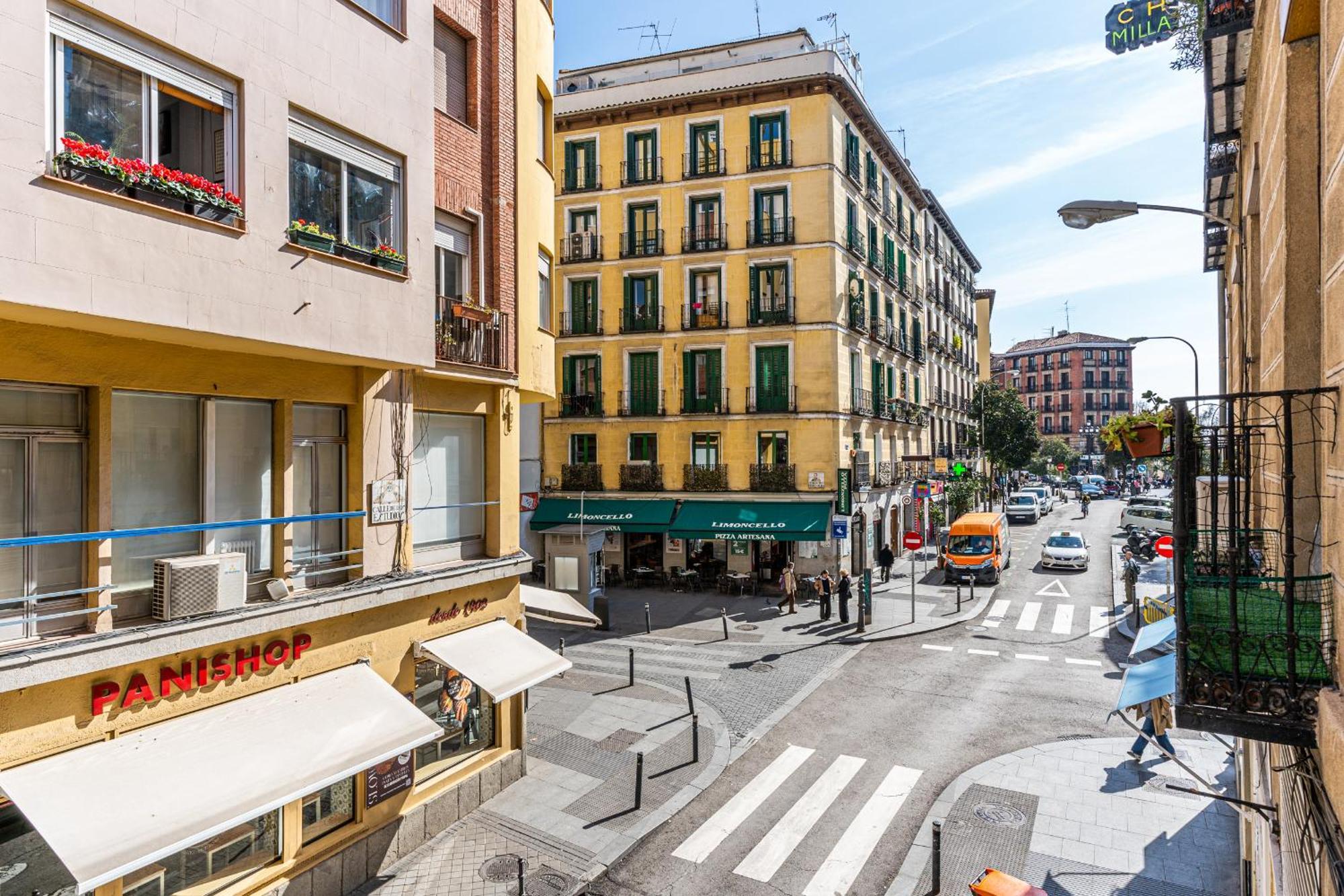Vr Estudios Apartments Madrid Bagian luar foto