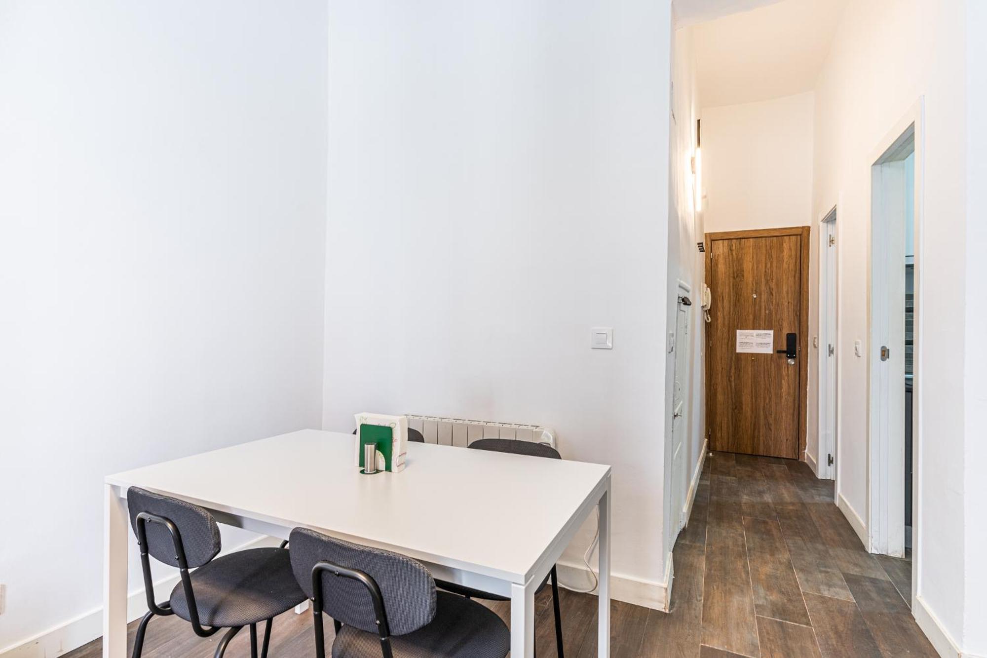 Vr Estudios Apartments Madrid Bagian luar foto